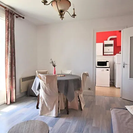 Lumineux Pour Famille A Royan, Quartier Calme Pres Du Marche, Balcon Et Parking Gratuit - Fr-1-738-26 Royan